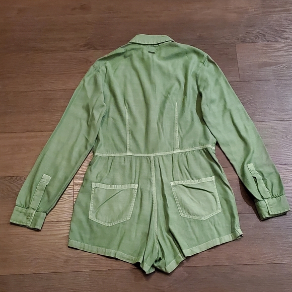 ๐ 2X HOST PICK ๐ BillaBong Gigi Twill Romper - Picture 10 of 16